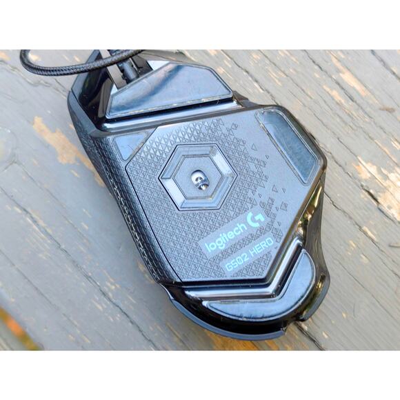 Logitech G502 HERO Gaming Mouse - Precision & Performance for Every Gamer - Picture 3 of 10